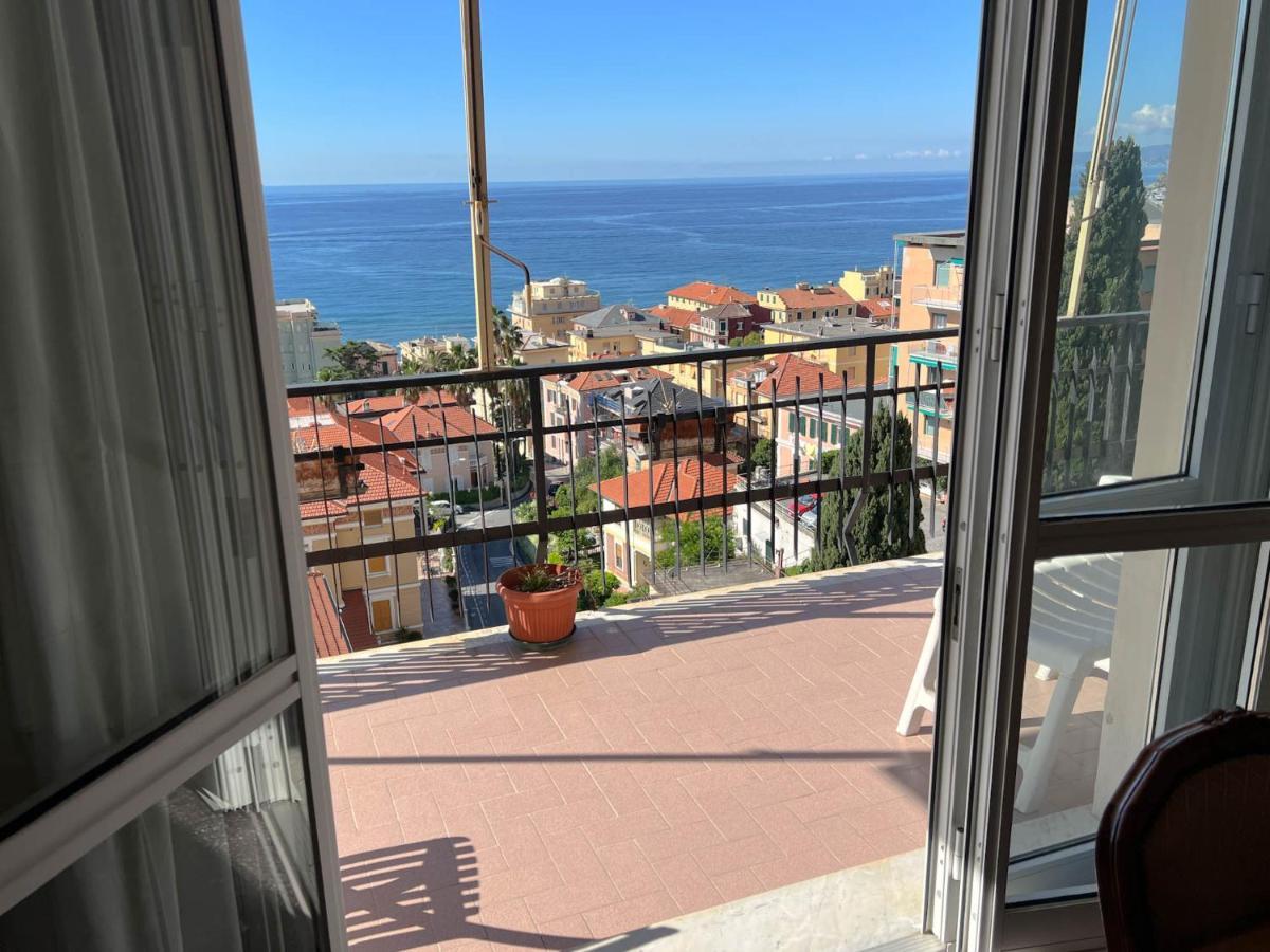Grande Appartamento Vista Mare Varazze Esterno foto