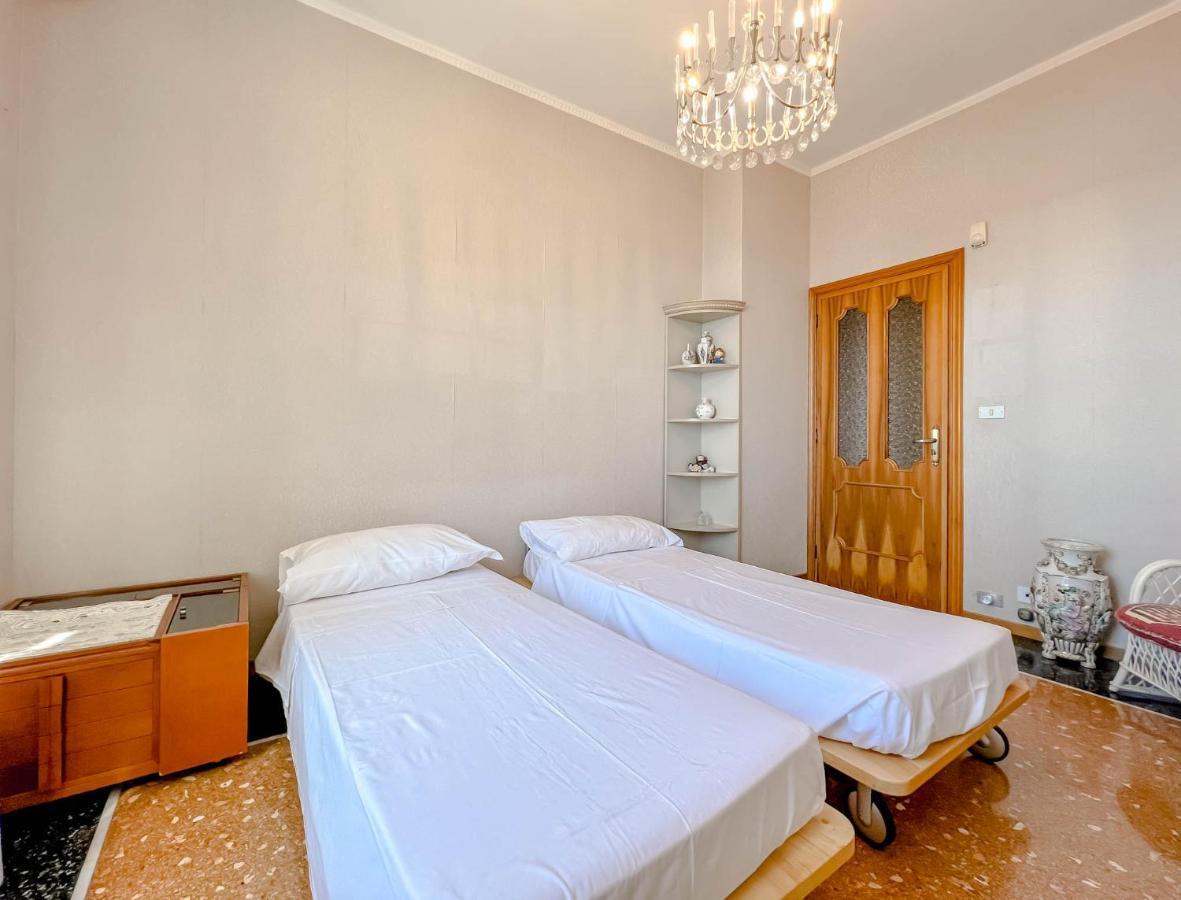 Grande Appartamento Vista Mare Varazze Esterno foto