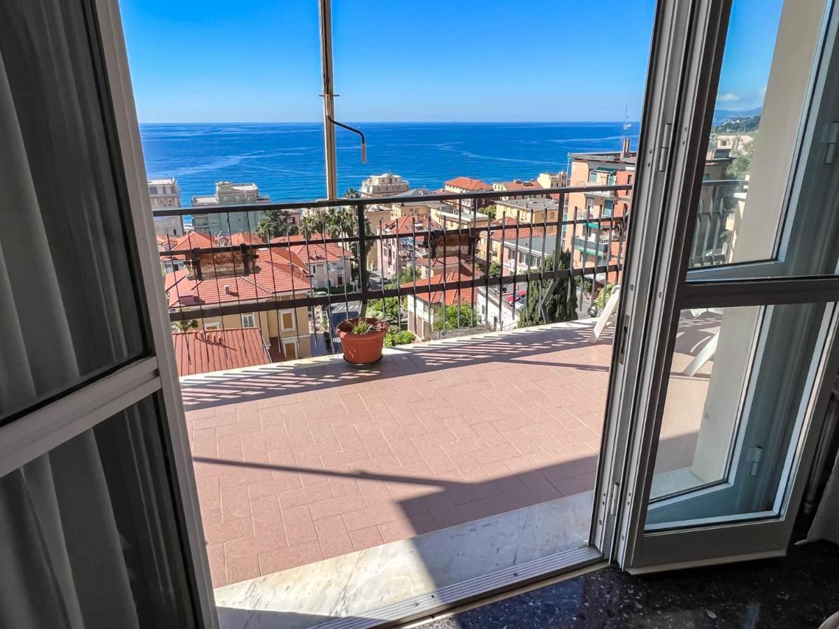 Grande Appartamento Vista Mare Varazze Esterno foto