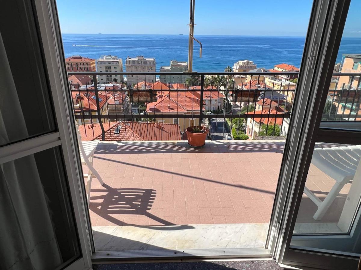 Grande Appartamento Vista Mare Varazze Esterno foto