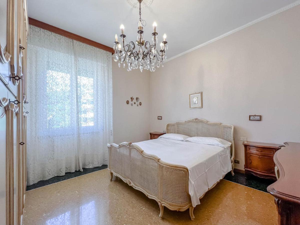 Grande Appartamento Vista Mare Varazze Esterno foto